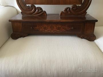 Specchio antico da toeletta