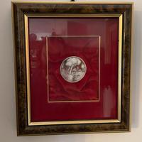 Quadro decorativo medaglione centrale in rilievo