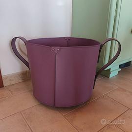 Cesto in pelle  con Ruote -  Porta Legna riviste