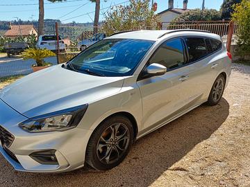 Ford Focus Station Wagon ST LINE