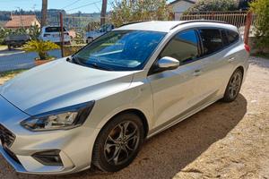 Ford Focus Station Wagon ST LINE