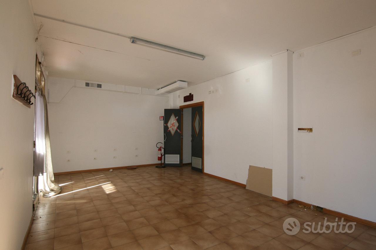 Attività commerciale a Sinalunga (SI) - Guazzino - Altro