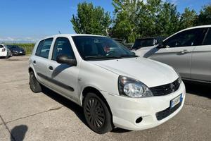 RENAULT Clio 1.2 16V 5 porte Confort