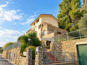0PV18 - BILOCALE CON GIARDINO, BOX AUTO, POSTI AUT