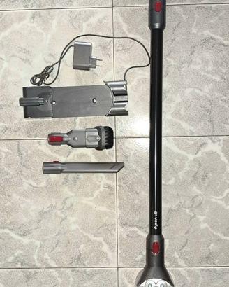 Scopa elettrica Dyson V8 - usata poco - perfetta!