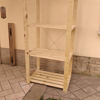 Scaffale in pino