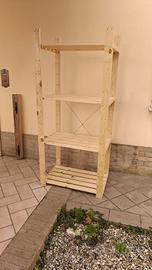 Scaffale in pino