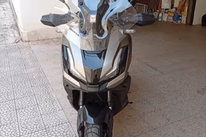 Scooter HONDA ADV 350