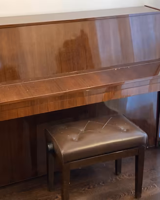 Pianoforte verticale Herrmann (1982) con sgabello