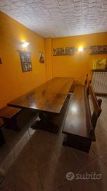 Tavolo con panca e cassapanca in legno massello