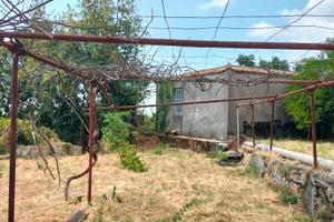 A Giarre vendita terreno con fabbricato da ristrut