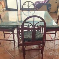 Tavolo in rattan e cristallo 4 sedie con cuscini