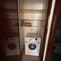 Donna pulize,, oppure baby sitter