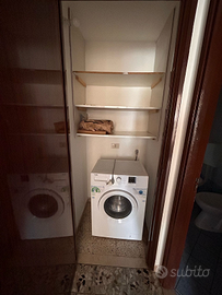 Donna pulize,, oppure baby sitter