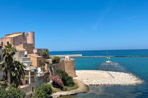 La Sicilienne a 200 mt dal centro porto e spiaggia