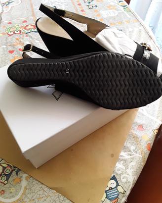 DÉCOLLETÉ CON ZEPPA 