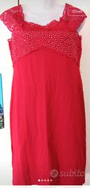 Vestitino rosso elegante con strass e pizzo.