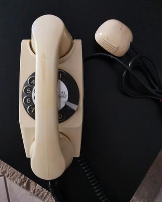 Telefono vintage Safnat Milano