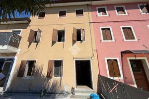 CASA SEMINDIPENDENTE A CAPPELLA MAGGIORE