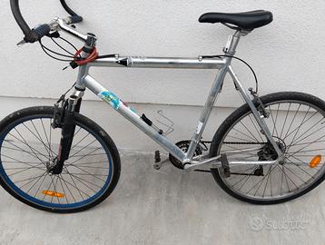 bici mtb in alluminio