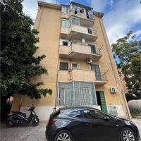 Zona Villatasca - Bilocale da ristrutturare.