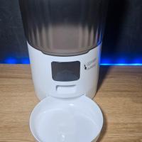 Distributore automatico di cibo per animali