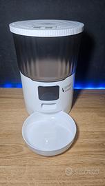 Distributore automatico di cibo per animali