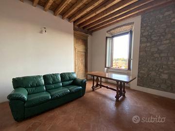 Trilocale Ristrutturato a Erba Arcellasco