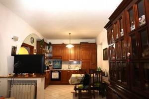 Appartamento di 113 m² con 4 locali a Laterina Per
