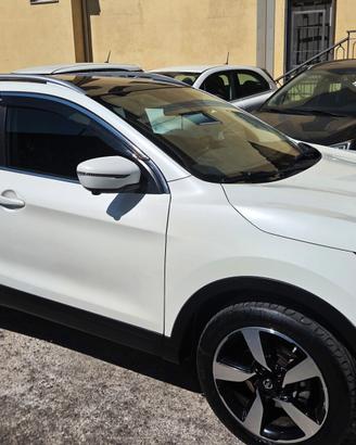 Nissan Qashqai 1.6 dCi AUTOM. FULL GARANZIA