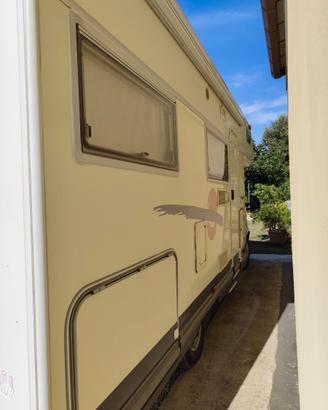 Camper mansardato benimar