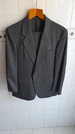 Abito classico giacca e pantaloni