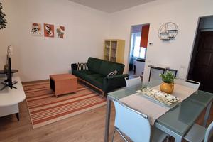 Trilocale ristrutturato arredato termoautonomo