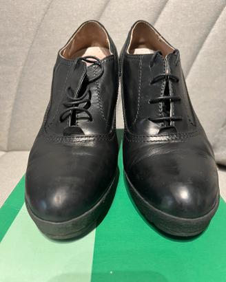 Scarpe donna, nere con tacco e lacci