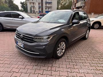 VOLKSWAGEN Tiguan 2.0 TDI 150 CV SCR DSG Life
