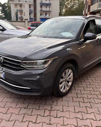 VOLKSWAGEN Tiguan 2.0 TDI 150 CV SCR DSG Life