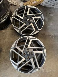 Set 4 cerchi in lega 'N' Hyundai diamantati 17"