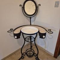 toilette antica in ferro battuto e ceramica