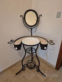 toilette antica in ferro battuto e ceramica