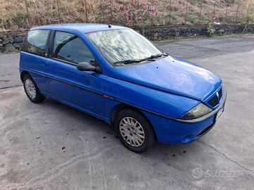 Lancia y elefantino blu