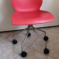 Sedia girevole Maui di Kartell by Vico Magistretti