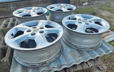 Cerchi in lega 16Jx16 ET44