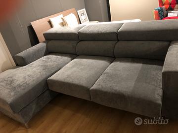 Divani  in svendita in pronta consegna nuovi