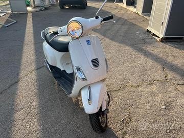 vespa primavera 50