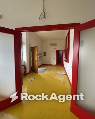 Immobile di 205 m² a Salerno