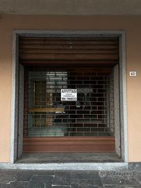 Locale Commerciale in Piazza Martiri