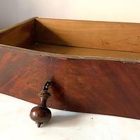 Cassettino antico in legno laccato