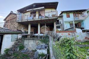 CASA SEMINDIPENDENTE A GIAVENO