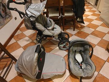 Trio Bébé Confort kArt, modello sportivo a 4 ruote