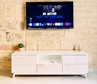 Bilocale ampio con piccolo spazio esterno